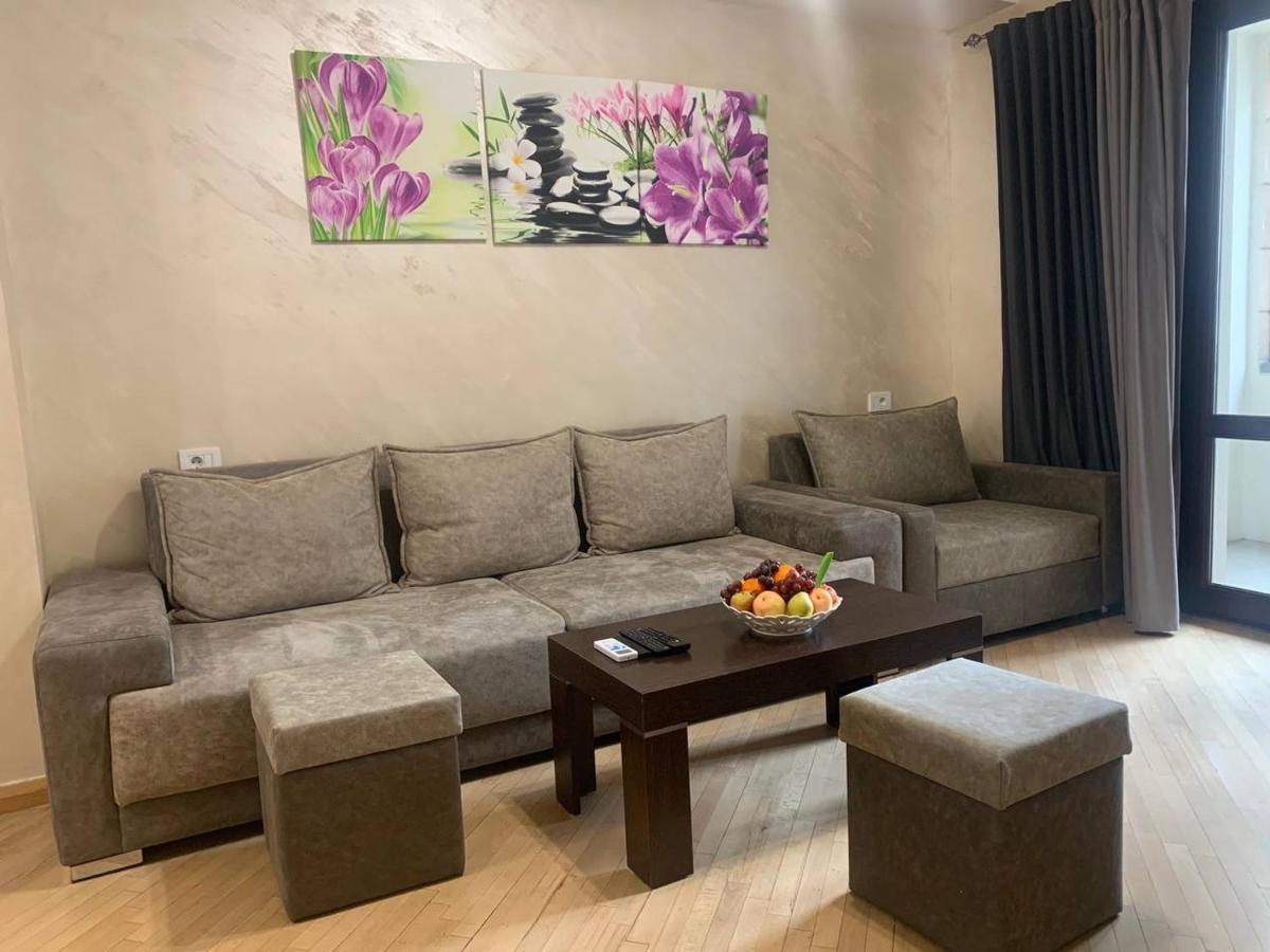 Comfortable Apartment In Center Jerevan Eksteriør bilde