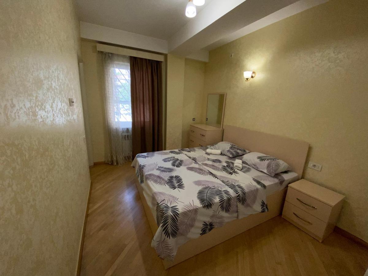 Comfortable Apartment In Center Jerevan Eksteriør bilde