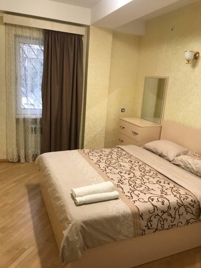 Comfortable Apartment In Center Jerevan Eksteriør bilde